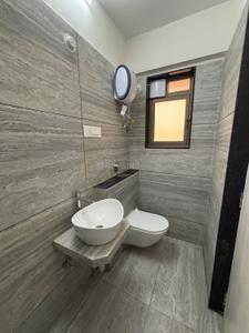 Bathroom Image of 550 Sq.ft 1 BHK Apartment / Flat for rent in Omkar BKC Crossing Phase 2, Kurla West Mumbai for Rs. 65000
