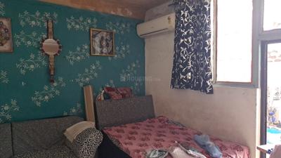 Bedroom Image of 680 Sq.ft 2 BHK Independent House for rent in Hansol Ahmedabad for Rs. 15000