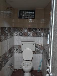 Bathroom Image of 600 Sq.ft 1 BHK Independent House for rent in Nawabganj Kanpur for Rs. 9500