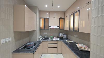 Kitchen Image of 700 Sq.ft 2 BHK Apartment / Flat for rent in Pitampura New Delhi for Rs. 30000