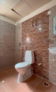 Bathroom Image of 1410 Sq.ft 3 BHK Apartment / Flat for sale in Amrapali Silicon City, Sector 76 Noida for Rs. 15800000