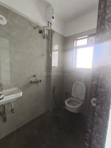 Bathroom Image of 550 Sq.ft 2 BHK Apartment / Flat for sale in Dadar West Mumbai for Rs. 24000000