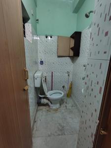 Bathroom Image of 800 Sq.ft 2 BHK Independent House for rent in Raj Mukti, New Alipore Kolkata for Rs. 15500