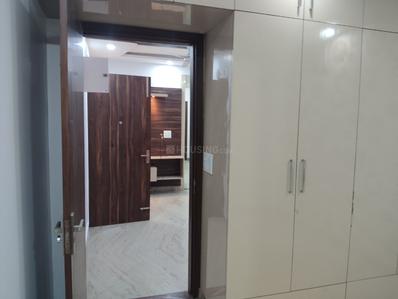 Bedroom Image of 1400 Sq.ft 3 BHK Builder Floor for rent in Preet Vihar New Delhi for Rs. 35000