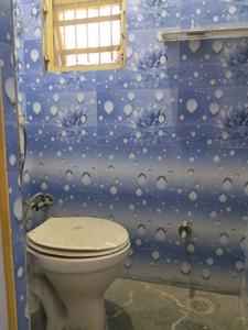 Common Bathroom One Image of 1000 Sq.ft 3 BHK Apartment / Flat for sale in Sector 13 Rohini New Delhi for Rs. 16500000