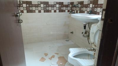 Image of 1800 Sq.ft 3 BHK Apartment / Flat for rent in Kesarwani Apartments, Sector 5 Dwarka, New Delhi for Rs. 45000