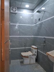 Common Bathroom Image of 1050 Sq.ft 2 BHK Apartment / Flat for sale in Sector 104 Noida for Rs. 4250000