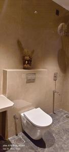 Bathroom Image of 2240 Sq.ft 4 BHK Apartment / Flat for sale in Sandu Vasudeo Bhuvan, Chembur Mumbai for Rs. 70000000