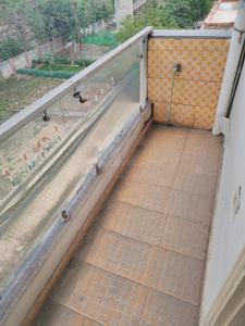 Balcony Image of 950 Sq.ft 2 BHK Builder Floor for rent in Vasundhara Ghaziabad for Rs. 16000