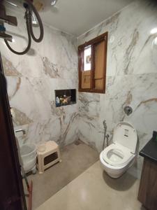 Bathroom Image of 1530 Sq.ft 3 BHK Builder Floor for rent in Ramesh Nagar New Delhi for Rs. 50000