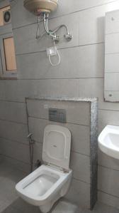Bathroom Image of 950 Sq.ft 1 BHK Independent House for rent in Sector 46 Gurgaon for Rs. 35000