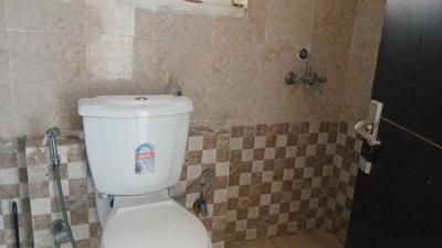 Image of 1400 Sq.ft 2.5 BHK Apartment / Flat for rent in Phase 2, Noida for Rs. 28000