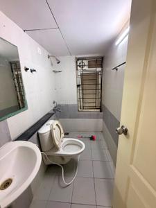 Bathroom Image of 1320 Sq.ft 3 BHK Apartment / Flat for sale in KG Signature City, Maduravoyal Chennai for Rs. 8100000