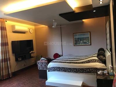 Bedroom Image of 2700 Sq.ft 4 BHK Builder Floor for sale in Greater Kailash I New Delhi for Rs. 70000000
