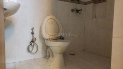 Bathroom Image of 950 Sq.ft 2 BHK Apartment / Flat for rent in Sarita Vihar New Delhi for Rs. 42000