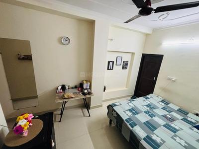 Bedroom Image of 280 Sq.ft 1 RK Studio for rent in Munirka New Delhi for Rs. 16000