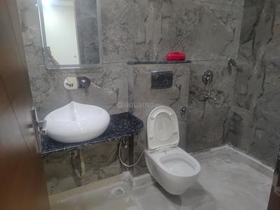 Bathroom Image of 1200 Sq.ft 3 BHK Builder Floor for rent in Janakpuri New Delhi for Rs. 40000
