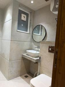 Bathroom Image of 1728 Sq.ft 4 BHK Apartment / Flat for sale in Sector 54 Gurgaon for Rs. 15150000