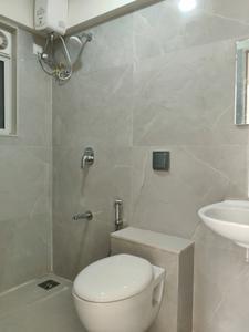 Common Bathroom Image of 800 Sq.ft 3 BHK Apartment / Flat for rent in Swastik Platinum, Vikhroli East Mumbai for Rs. 75000