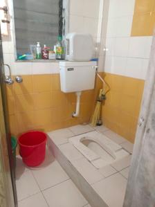 Common Bathroom Image of 498 Sq.ft 1 BHK Apartment / Flat for sale in Gaurav Garden, Kandivali West Mumbai for Rs. 9499999