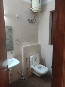 Bathroom Image of 1200 Sq.ft 2 BHK Builder Floor for rent in Sector 46 Gurgaon for Rs. 31000