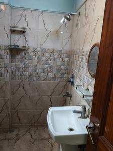 Bathroom Image of 1850 Sq.ft 4 BHK Builder Floor for rent in Sector 46 Noida for Rs. 45000