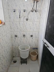 Common Bathroom One Image of 750 Sq.ft 2 BHK Apartment / Flat for sale in Mazgaon Mumbai for Rs. 11500000