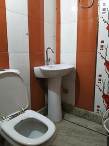 Common Bathroom Image of 720 Sq.ft 2 BHK Builder Floor for sale in Mukherjee Nagar New Delhi for Rs. 8000000
