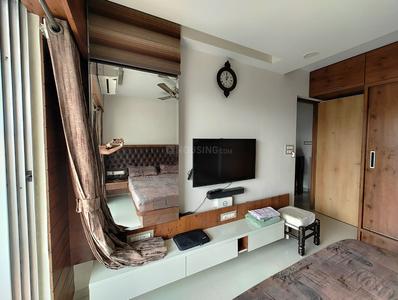 Bedroom Image of 900 Sq.ft 2 BHK Apartment / Flat for sale in Solitaire Heights, Malad West Mumbai for Rs. 18000000