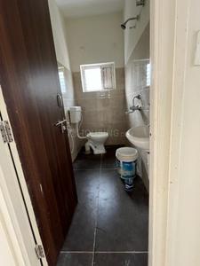 Bathroom Image of 1500 Sq.ft 3 BHK Apartment / Flat for rent in Flora Grande, Kompally Hyderabad for Rs. 25000