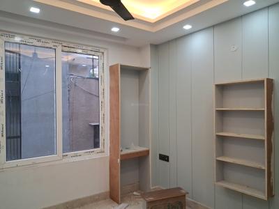 Bedroom Image of 1350 Sq.ft 3 BHK Builder Floor for sale in Paschim Vihar New Delhi for Rs. 27500000