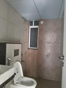 Common Bathroom Image of 928 Sq.ft 2 BHK Apartment / Flat for sale in Godrej Green Vistas, Mahalunge Pune for Rs. 7800000