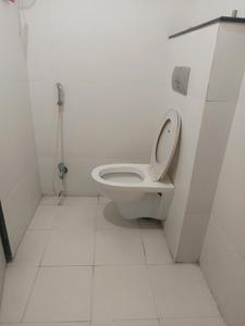 Common Bathroom Image of 1130 Sq.ft 2 BHK Apartment / Flat for rent in Magarpatta Trillium, Magarpatta City Pune for Rs. 34000
