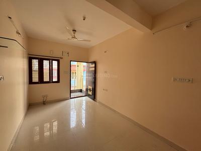 Living Room Image of 650 Sq.ft 2 BHK Builder Floor for rent in HSR Layout Bengaluru for Rs. 32000