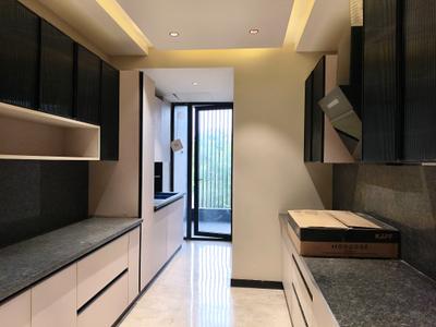 Kitchen Image of 2600 Sq.ft 4 BHK Builder Floor for sale in Paramount Low Rise Floors South City 2, Sector 49 Gurgaon for Rs. 34000000