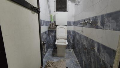 Bathroom Image of 450 Sq.ft 1 BHK Independent House for rent in Thane West Thane for Rs. 16000