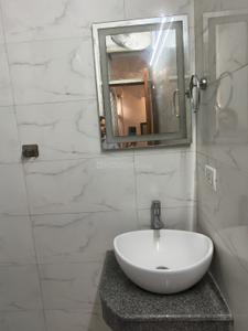 Bathroom Image of 1800 Sq.ft 2 BHK Builder Floor for rent in South Extension II New Delhi for Rs. 90000