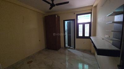 Bedroom Image of 915 Sq.ft 3 BHK Builder Floor for rent in Palam New Delhi for Rs. 26500