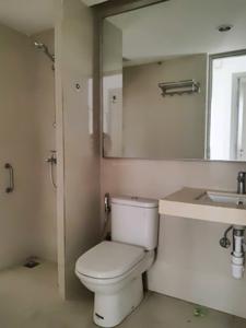 Common Bathroom Image of 1250 Sq.ft 2.5 BHK Apartment / Flat for rent in Hiranandani Rodas Enclave Eva, Hiranandani Estate Thane for Rs. 65000