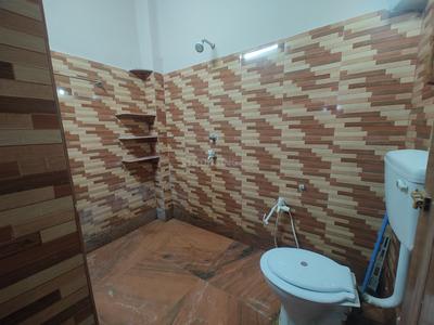 Bathroom Image of 2000 Sq.ft 2 BHK Builder Floor for rent in Dunlop Kolkata for Rs. 13000