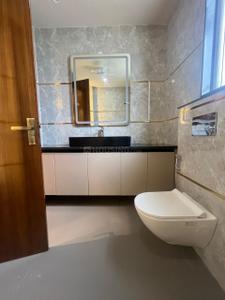Bathroom Image of 3300 Sq.ft 3 BHK Apartment / Flat for sale in Parx Laureate, Sector 108 Noida for Rs. 53000000