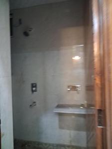 Common Bathroom Image of 1050 Sq.ft 2 BHK Apartment / Flat for sale in Sector 73 Noida for Rs. 3600000