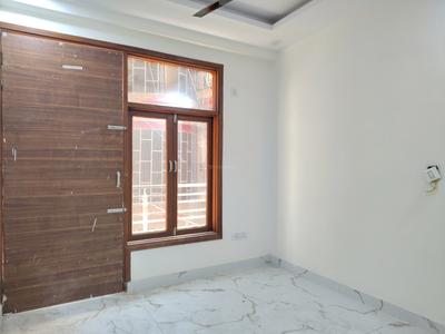 Bedroom Image of 1000 Sq.ft 3 BHK Apartment / Flat for sale in Khanpur New Delhi for Rs. 5800000