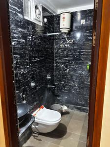 Bathroom Image of 1300 Sq.ft 3 BHK Apartment / Flat for sale in Vidhan Sabha Road Raipur for Rs. 4600000