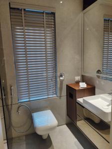 Bathroom Image of 1200 Sq.ft 3 BHK Apartment / Flat for sale in Arkade Nest, Mulund West Mumbai for Rs. 31500000