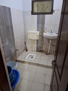 Bathroom Image of 890 Sq.ft 2 BHK Apartment / Flat for sale in Indira Nagar Lucknow for Rs. 4800000
