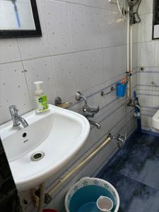 Bathroom Image of 660 Sq.ft 2 BHK Apartment / Flat for sale in Anand Heritage, Dahisar West Mumbai for Rs. 16000000
