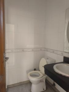 Bathroom Image of 3500 Sq.ft 4 BHK Builder Floor for rent in Green Park New Delhi for Rs. 110000