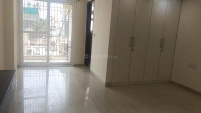 Bedroom Image of 2250 Sq.ft 3 BHK Builder Floor for rent in South Extension II New Delhi for Rs. 160000