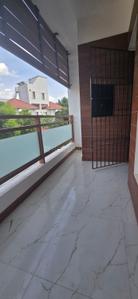 Balcony Image of 5500 Sq.ft 6 BHK Independent House for sale in Uthandi Chennai for Rs. 45000000